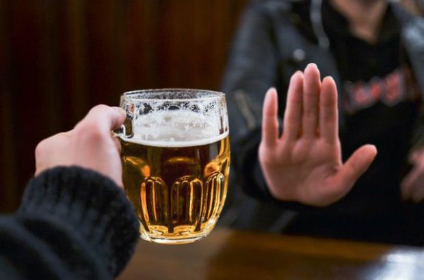 روش‌های جلوگیری از گرایش جوانان به الکل